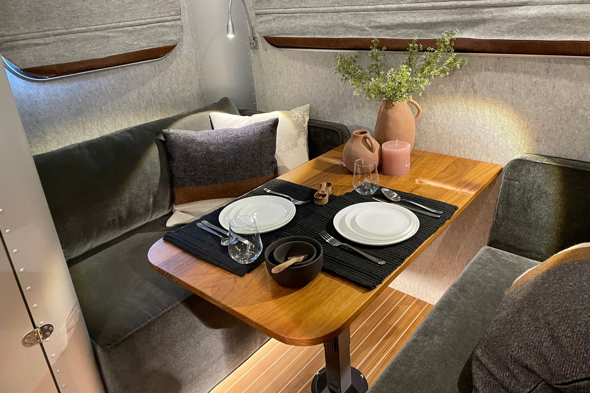 Treinzit donker Lume Traveler