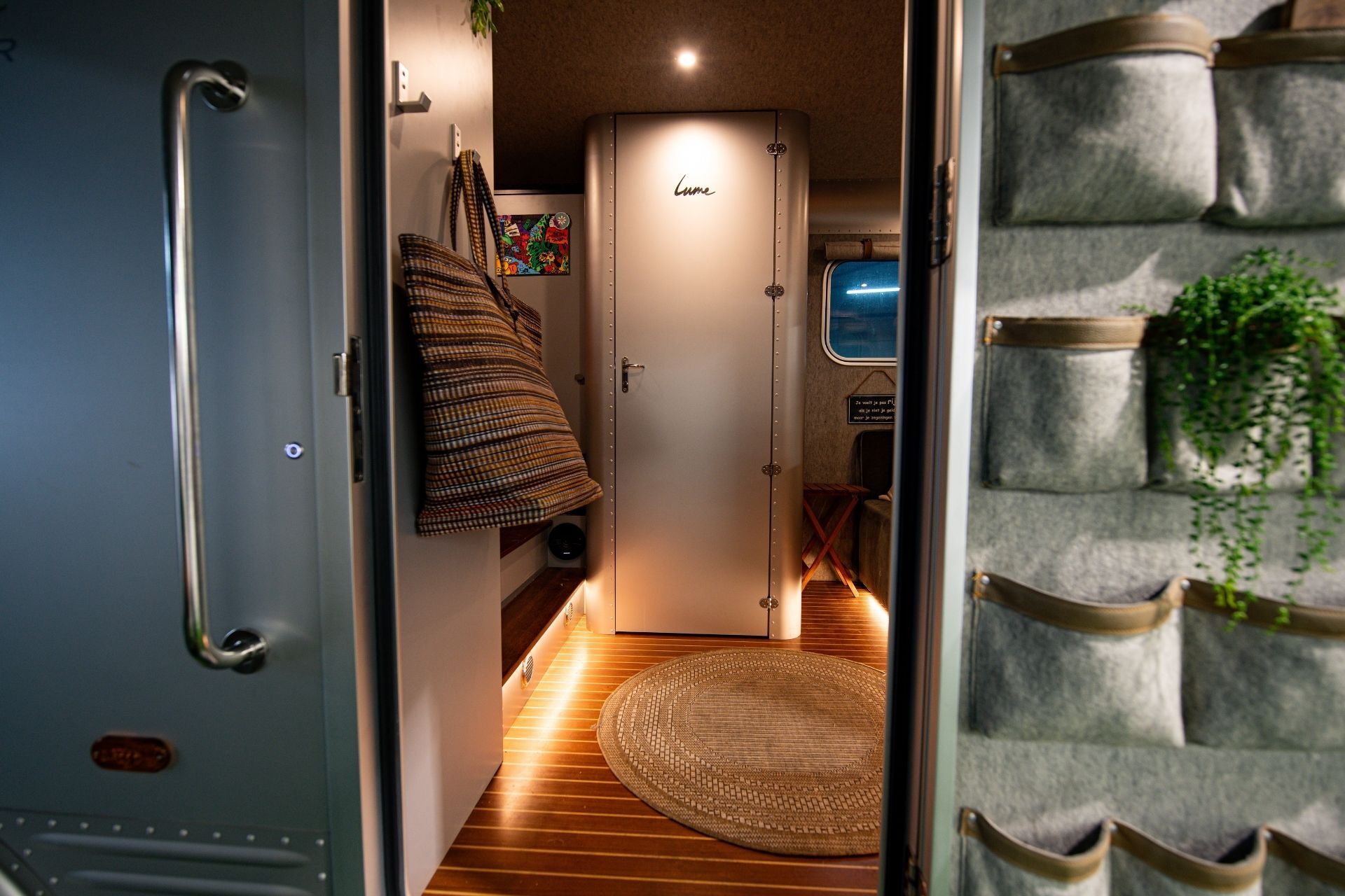 Image slider Scholarships (1920 x 1280 px) (2)